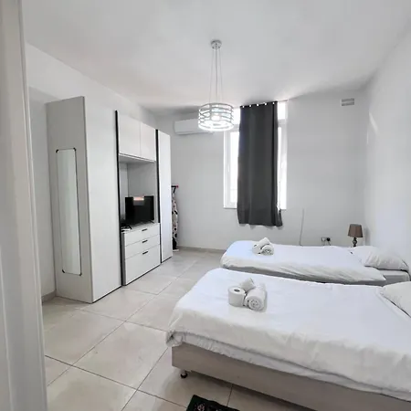 Sunshine Court No 3
